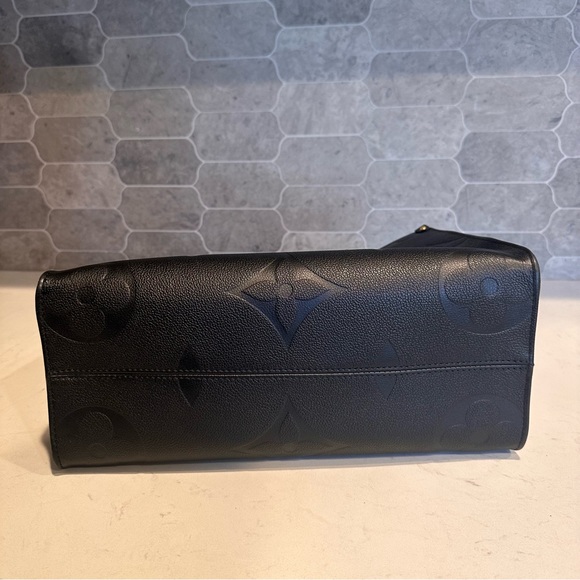 Louis Vuitton On The Go MM Black Empreinte - Picture 4 of 12